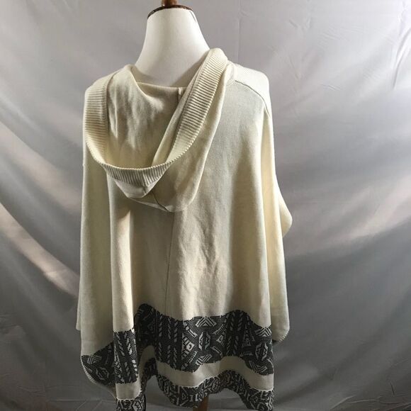 Twelfh Steeet by Cynthia Vincent Hooded sweater - Picture 3 of 3